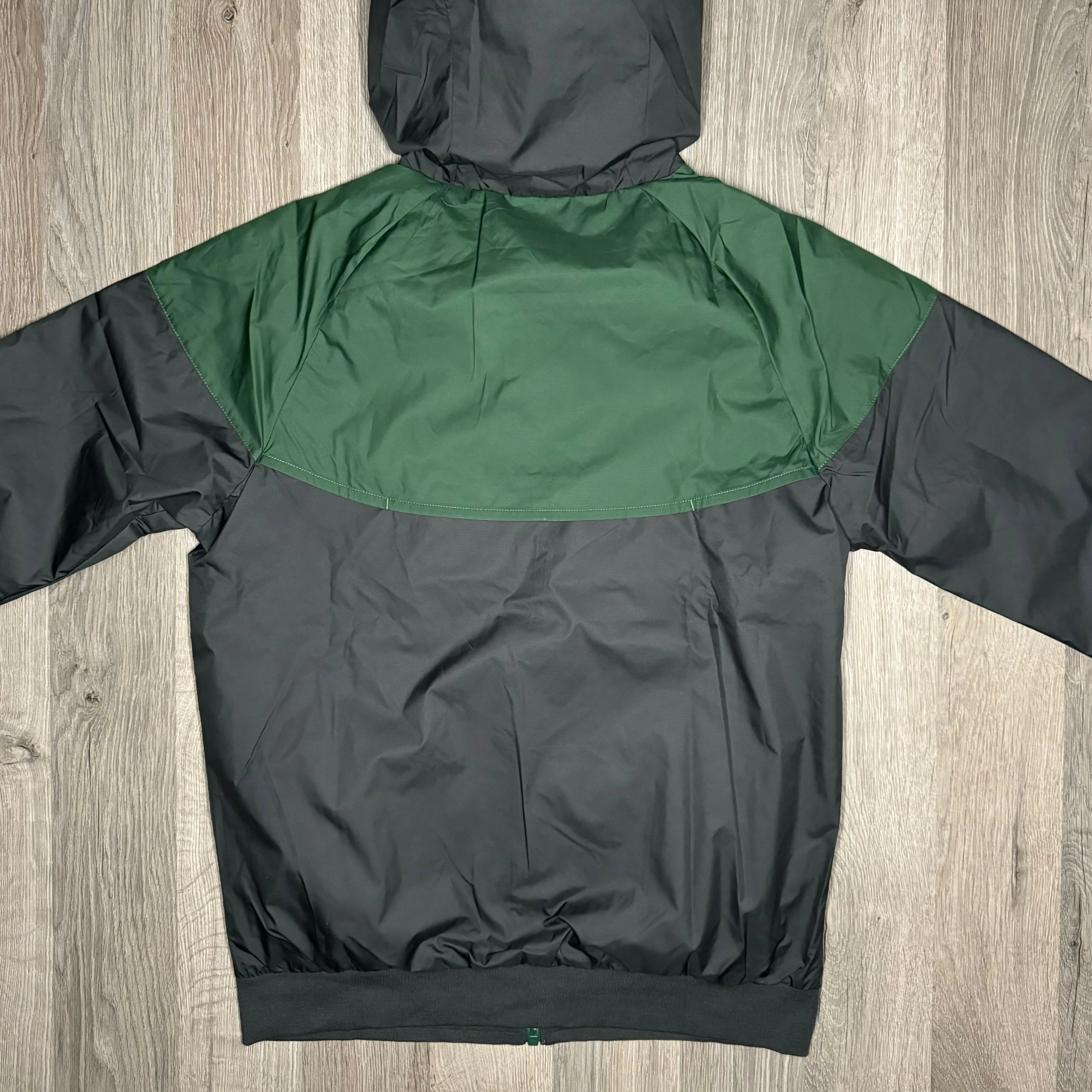 Nike Waterproof Windrunner - Black Green